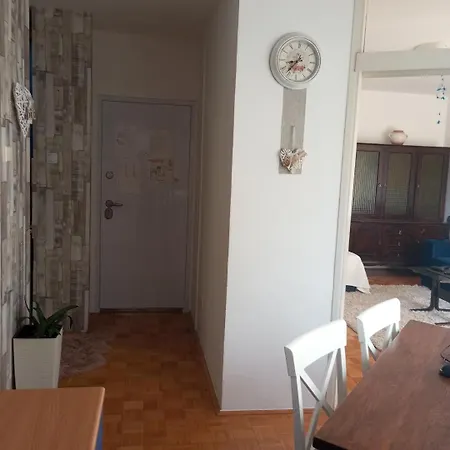 Mrcvetko Free Parking *