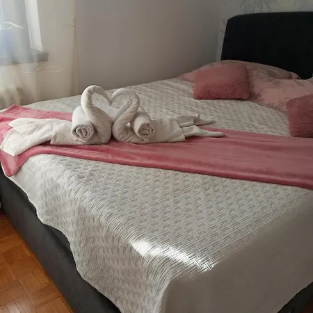 Mrcvetko Free Parking *